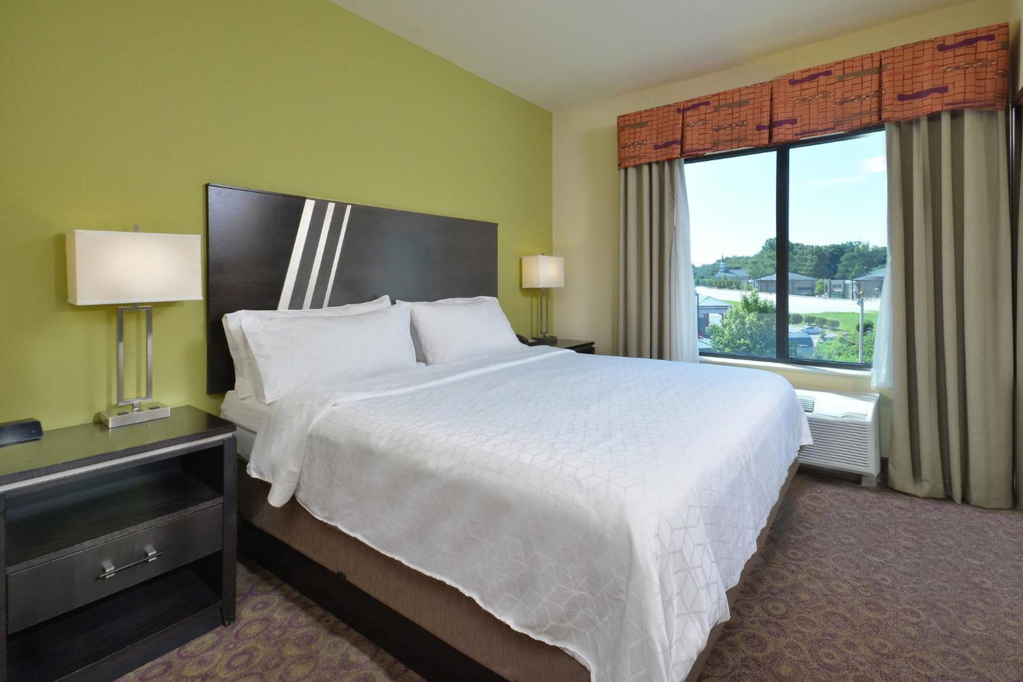 Express & - Area By Ihg Clemson