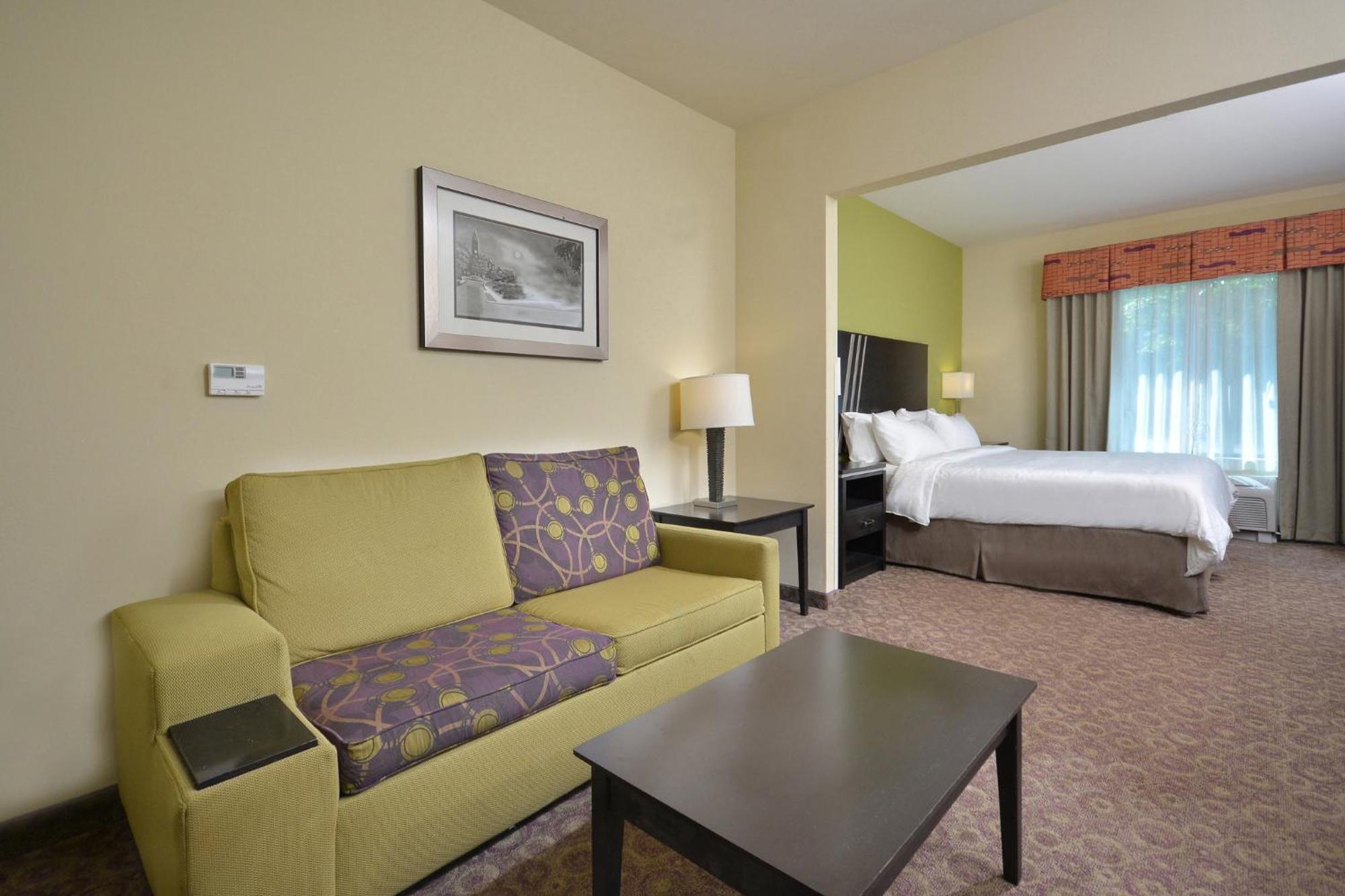 Express & - Area By Ihg