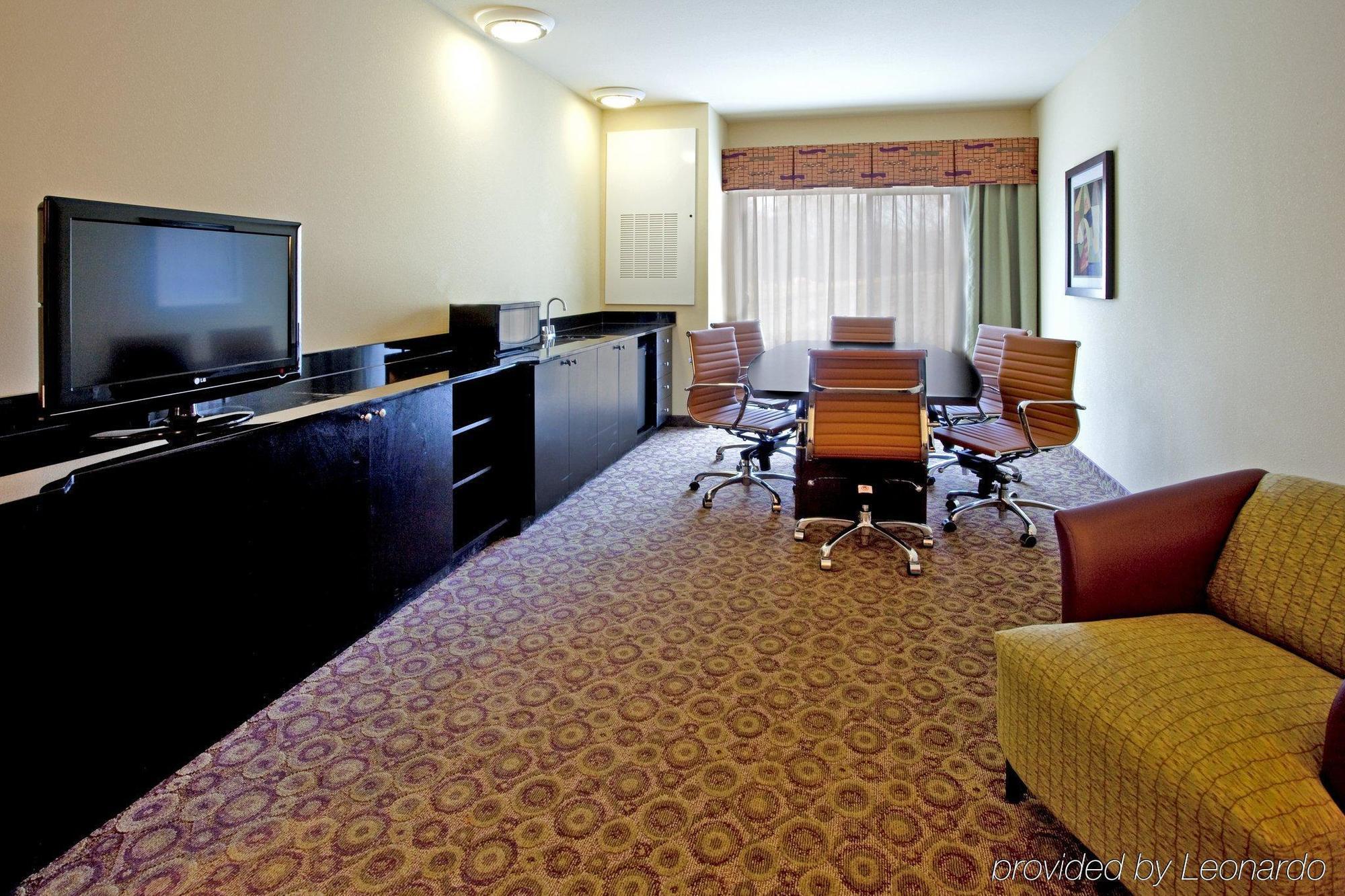 Express & - Area By Ihg Clemson