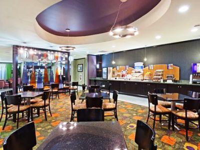 Express & - Area By Ihg